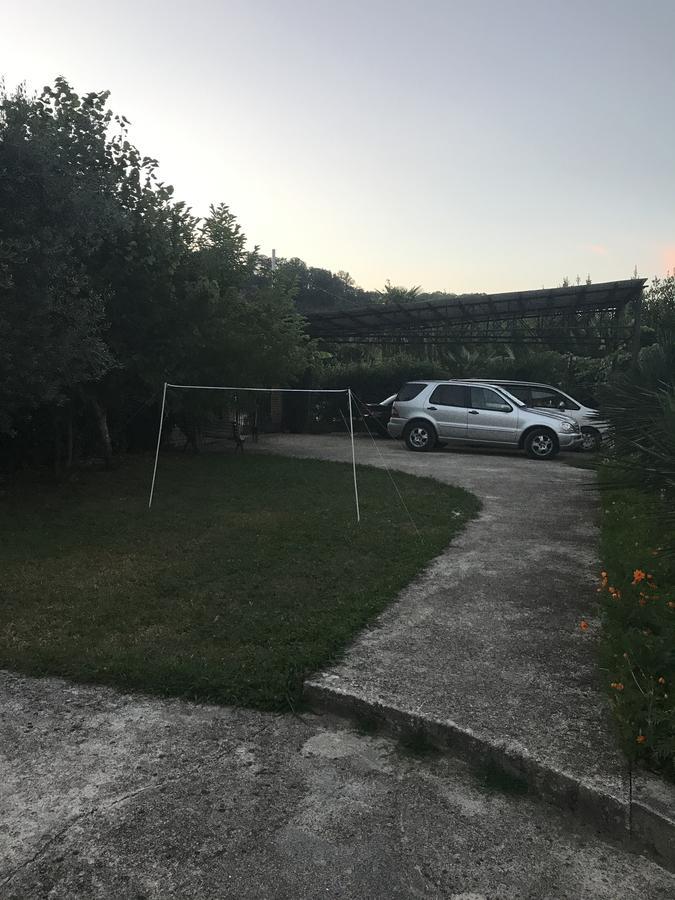 Dom U Morya Hotel Pizunda Bagian luar foto