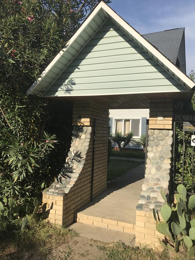 Dom U Morya Hotel Pizunda Bagian luar foto