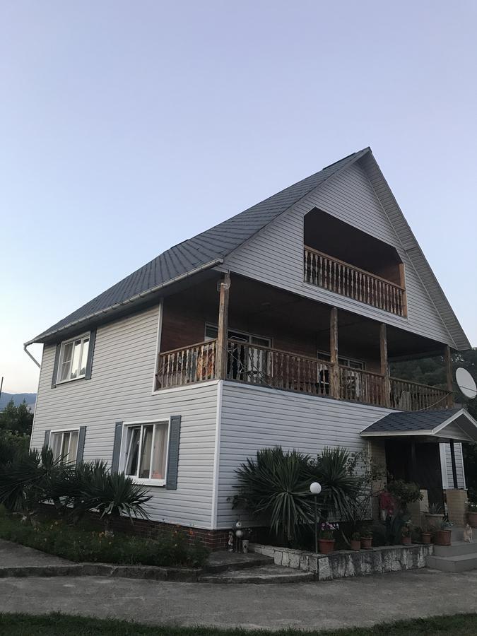Dom U Morya Hotel Pizunda Bagian luar foto